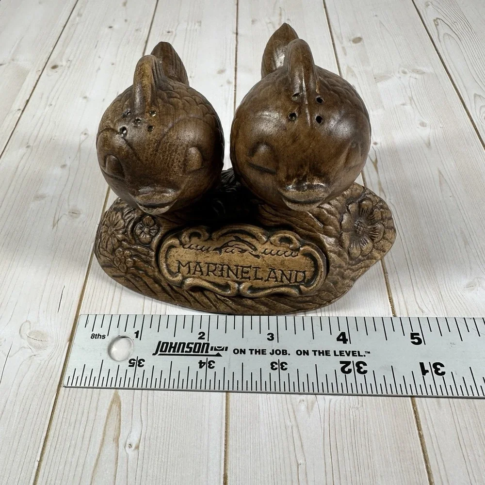Vintage Tic USA Marineland Ceramic Fish Salt Pepper Set Kitschy 70's Them Park‎